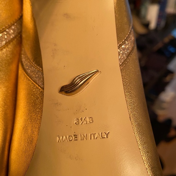 Chic pumps. - Picture 3 of 3